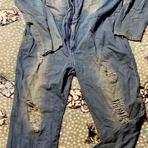 NWOT /// boutique purchase//Denim overalls, distressed. Please read description